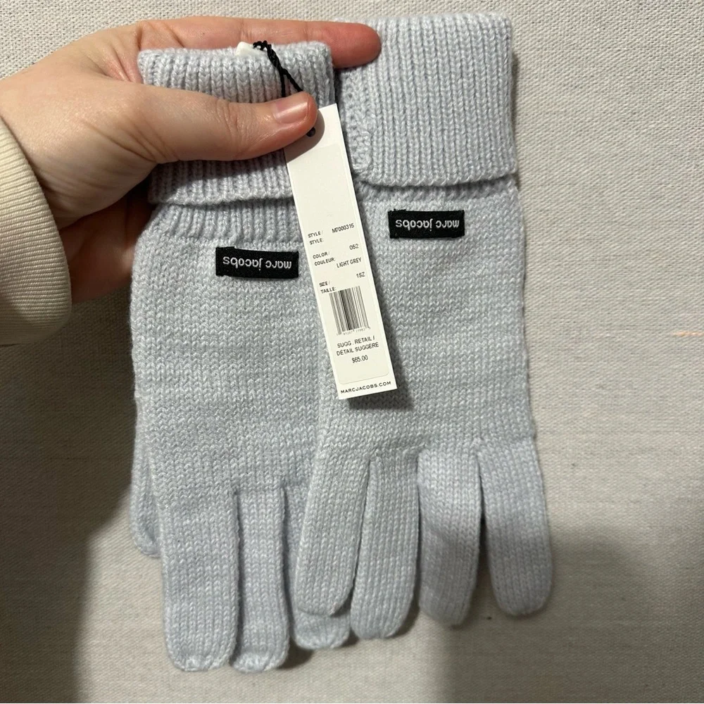 NWT Marc Jacobs Light Gray Ribbed Knit Gloves